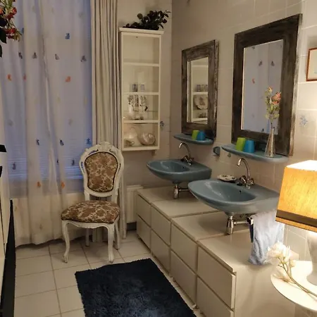 Gezellig 1e Etage 아파트 바세나르